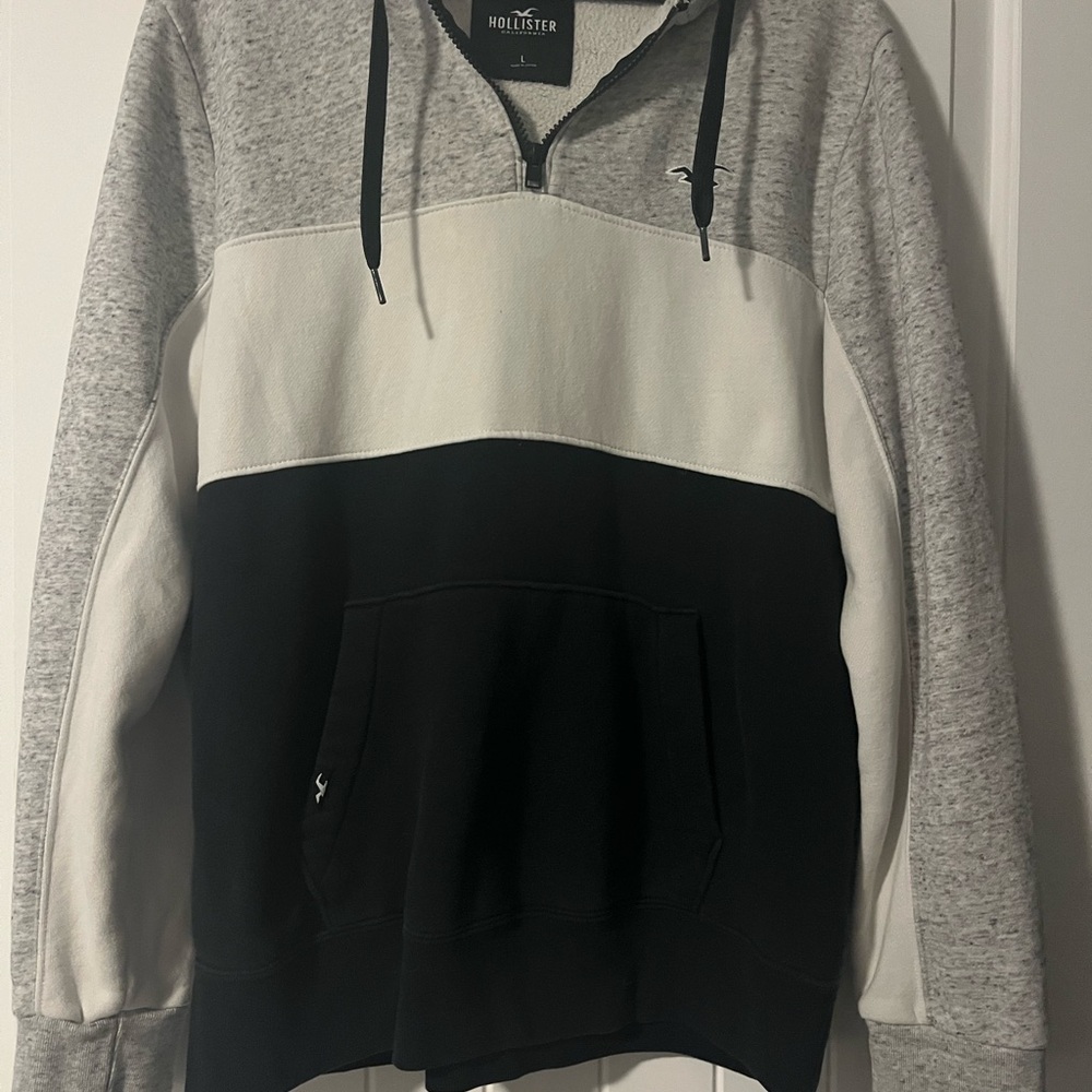 Hollister Men's 1/4 Zip-Up  Hoodie Gray, White, and Navy